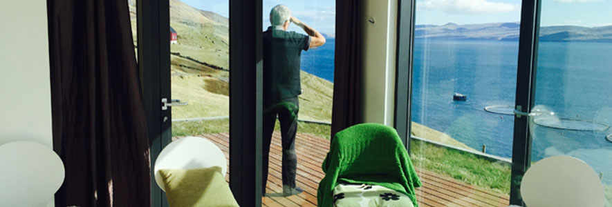 Kvinnur: Dansa! Úr høvdinum og niður í kroppin